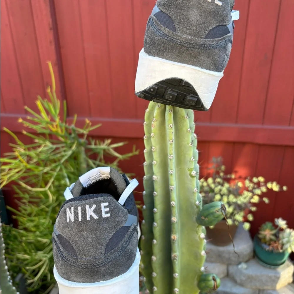 Nike Waffle Debut Mens Black Sneakers - Picture 12 of 16